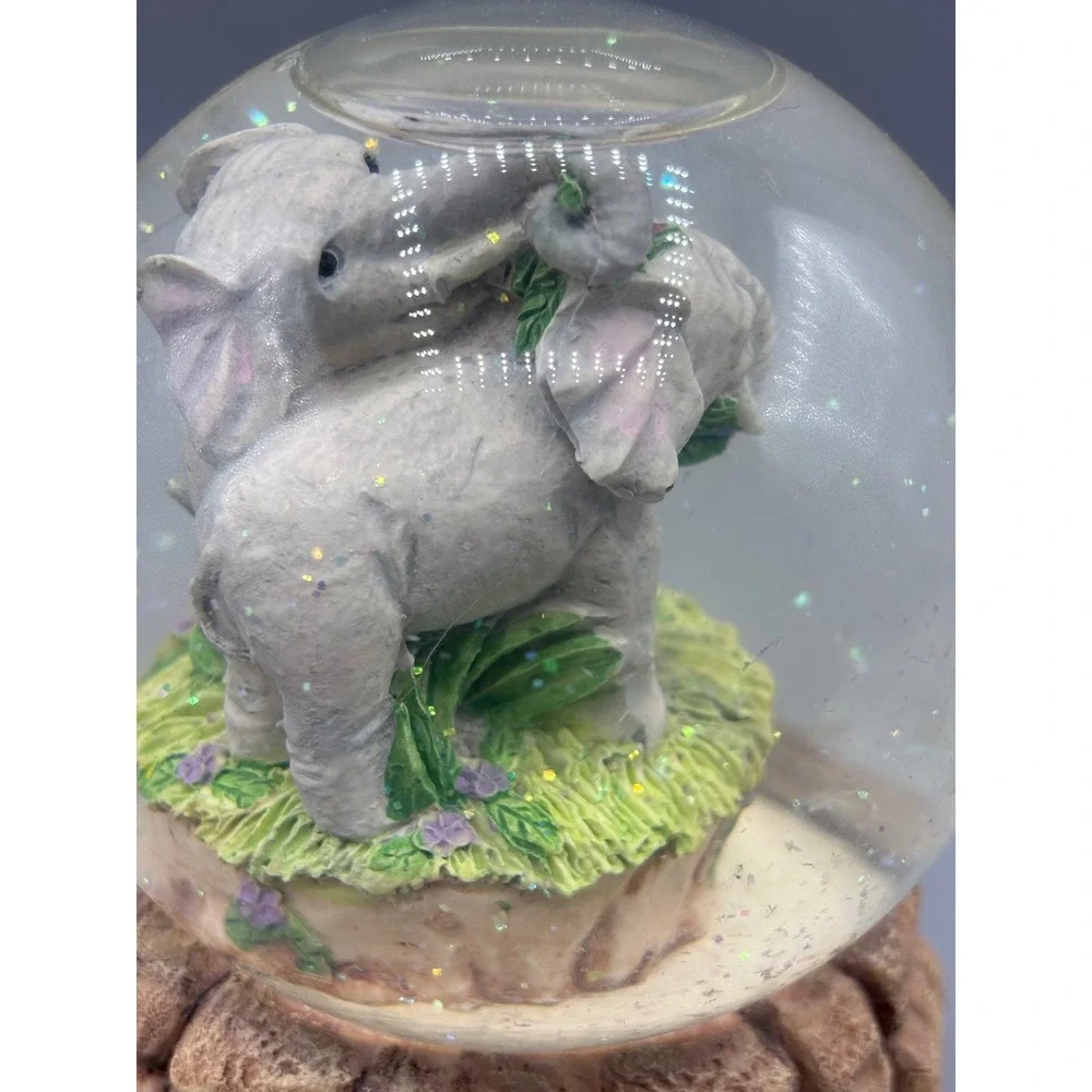 Vtg Born Free Elephant Snow Globe Musical Water Ball‎ Glitter Shaker Decor